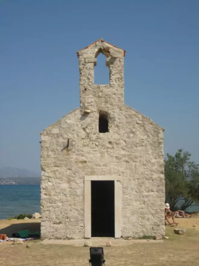 La chiesetta sul mare